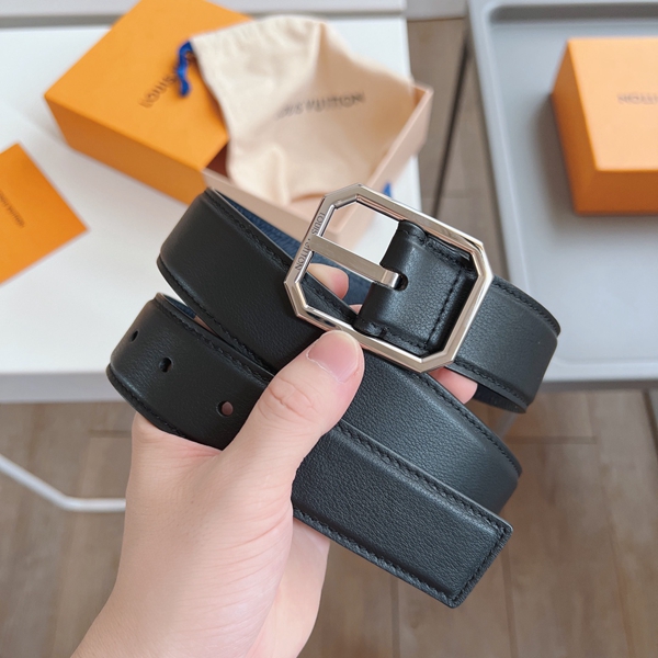 ルイヴィトンベルト正面デザイン